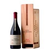 Bottle of Cair Cruz del Pendón 2023 with wooden case